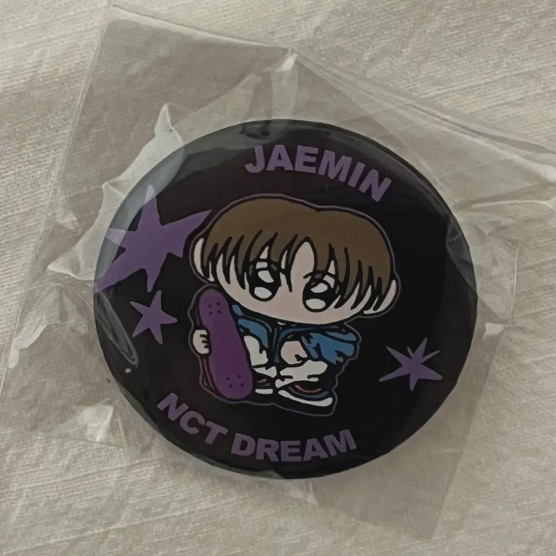 Ncitydream Временный магазин Значок с Джеймином
Ncitydream Временный магазин Значок с Джеймином