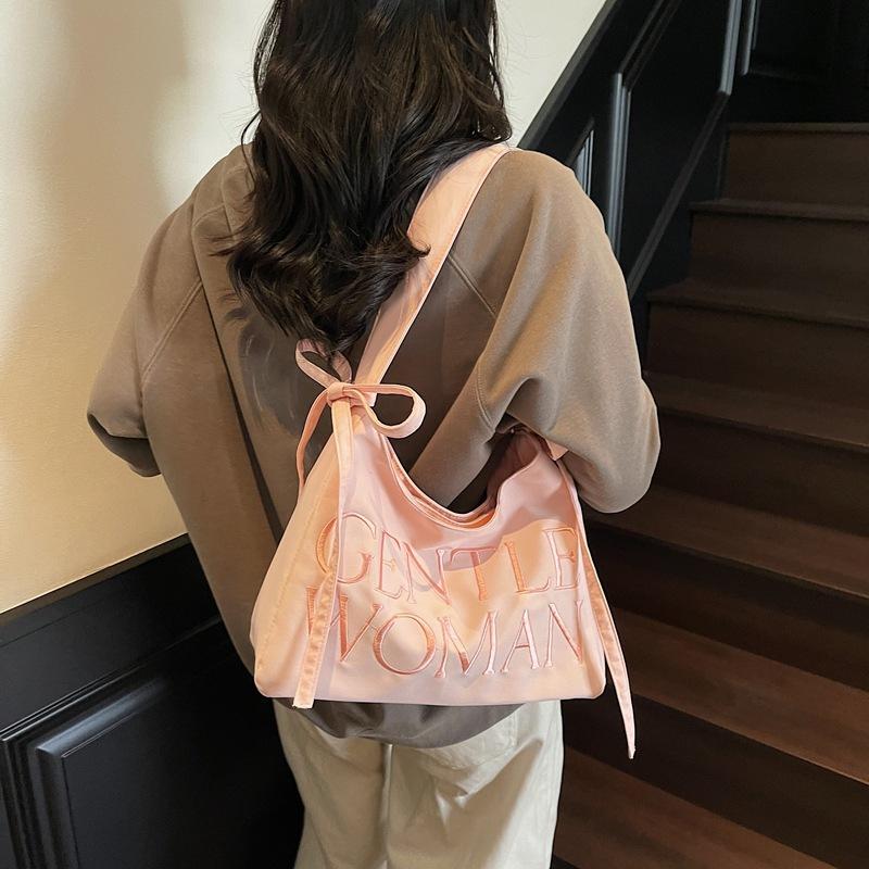 Embroidery bag women s large-capacity new spring and summer versatile shoulder underarm college student class tote bag синій
Embroidery bag women s large-capacity new spring and summer versatile shoulder underarm college student class tote bag синій