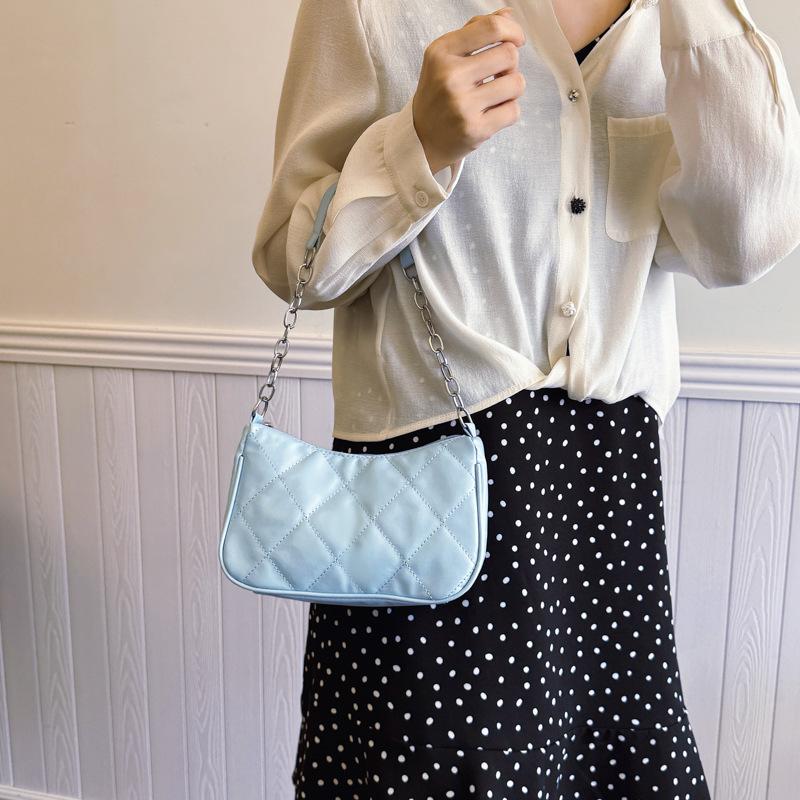Simple diamond embroidery thread new casual fashion trend single shoulder portable women s armpit bag чорний
Simple diamond embroidery thread new casual fashion trend single shoulder portable women s armpit bag чорний