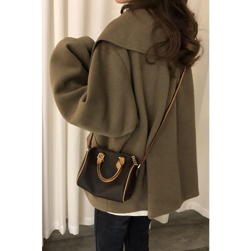 Матовая цветная сумка из ПУ с застежкой-молнией, сумка-подушка, диагональная сумка на одно плечо для женщин
Матовая цветная сумка из ПУ с застежкой-молнией, сумка-подушка, диагональная сумка на одно плечо для женщин