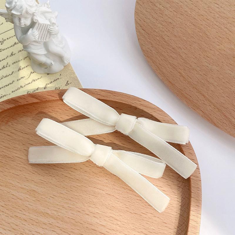 2 шт. корейский стиль однотонный винтажный бархатный бант заколка для волос милая шпилька боковой зажим для девочек милые крутые заколки аксессуары для волос белый
2 шт. корейский стиль однотонный винтажный бархатный бант заколка для волос милая шпилька боковой зажим для девочек милые крутые заколки аксессуары для волос белый