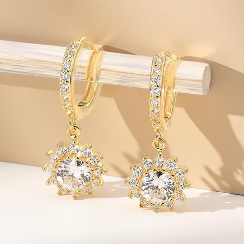 Sunflower Zirconia Earrings, Women s Light Luxury, European & American Style Hot Selling Jewelry Ear Studs. золотий
Sunflower Zirconia Earrings, Women s Light Luxury, European & American Style Hot Selling Jewelry Ear Studs. золотий