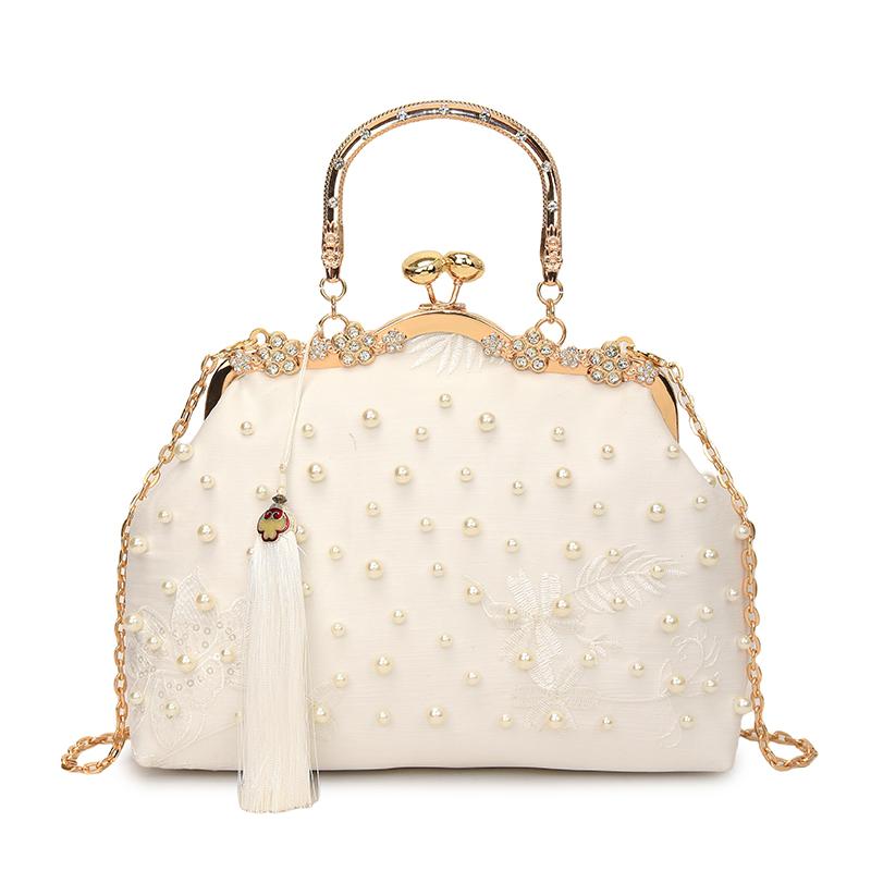New Elegant Embroidered Women s Shoulder Bags Party Metal Handle Purse with Adjustable Chain Strap Casual Clutch Handbags wallet білий
New Elegant Embroidered Women s Shoulder Bags Party Metal Handle Purse with Adjustable Chain Strap Casual Clutch Handbags wallet білий