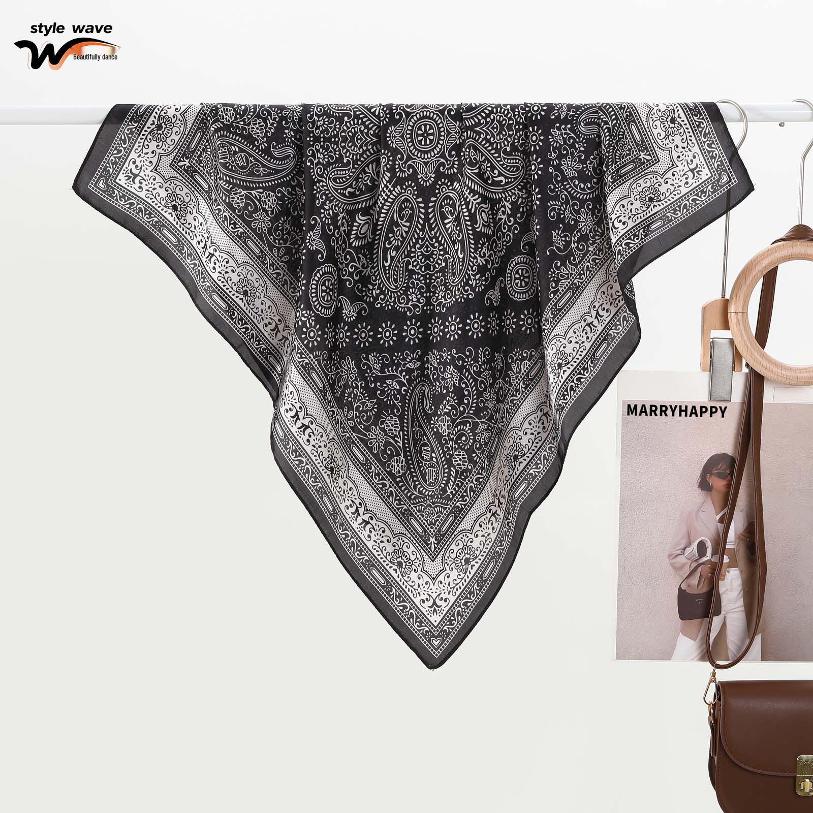 Retro Cashew Print Ladies Faux Silk Neckerchief - Versatile and High-End Feel Square Scarf 70x70 CM
Retro Cashew Print Ladies Faux Silk Neckerchief - Versatile and High-End Feel Square Scarf 70x70 CM