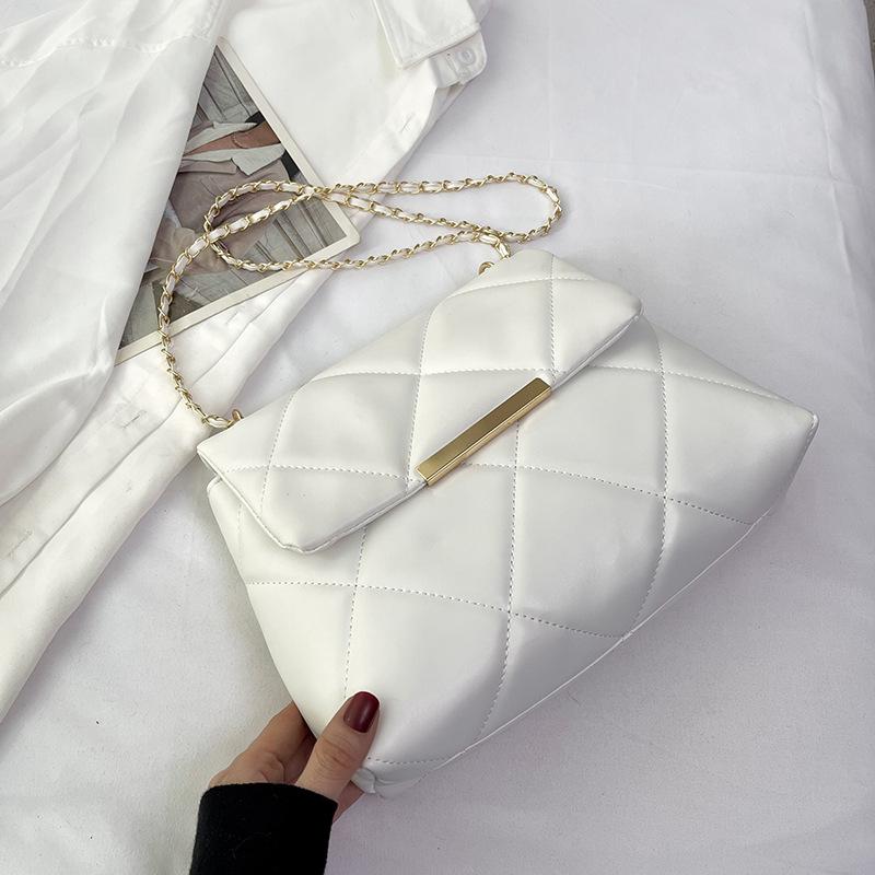 Rhombus embroidery thread chain bag women s 2025 new Xiaoxiangfeng spring and autumn simple portable casual fashion messenger bag чорний
Rhombus embroidery thread chain bag women s 2025 new Xiaoxiangfeng spring and autumn simple portable casual fashion messenger bag чорний