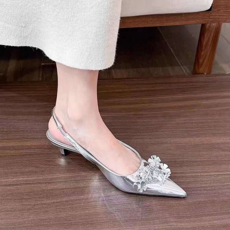 Summer and autumn 2024 new fashionable versatile green pointed flower light mouth sandals women s rear air heel single shoes 39 срібний
Summer and autumn 2024 new fashionable versatile green pointed flower light mouth sandals women s rear air heel single shoes 39 срібний