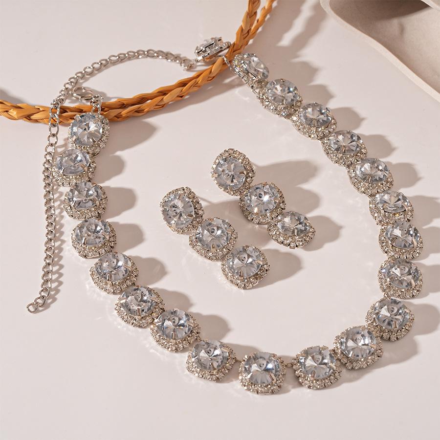 2-Piece Diamond Set Square Round Geometric Stud Earrings Necklace Dinner Set Necklace
2-Piece Diamond Set Square Round Geometric Stud Earrings Necklace Dinner Set Necklace