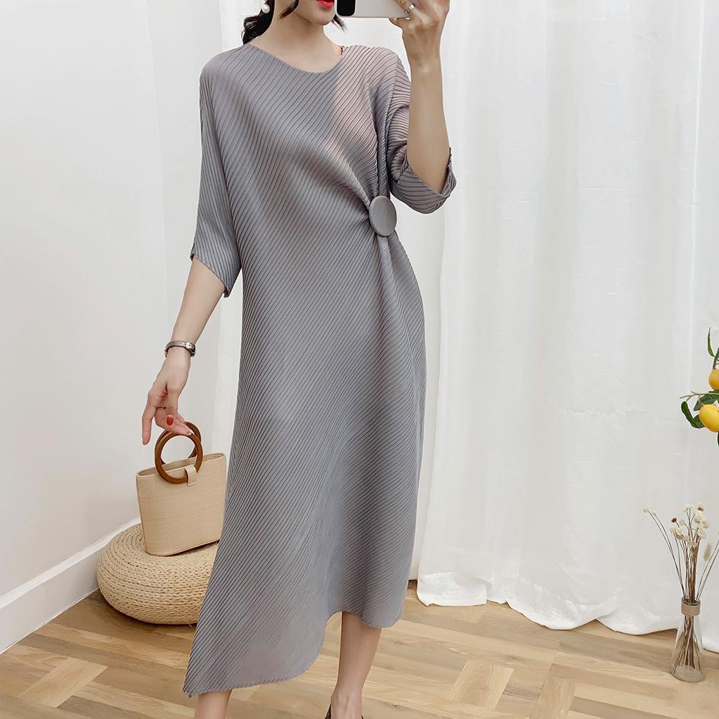 Plus Size Women s Miyake Summer Dress - Casual, Versatile, Hot-Selling with a Circle Waist. One Size серый
Plus Size Women s Miyake Summer Dress - Casual, Versatile, Hot-Selling with a Circle Waist. One Size серый