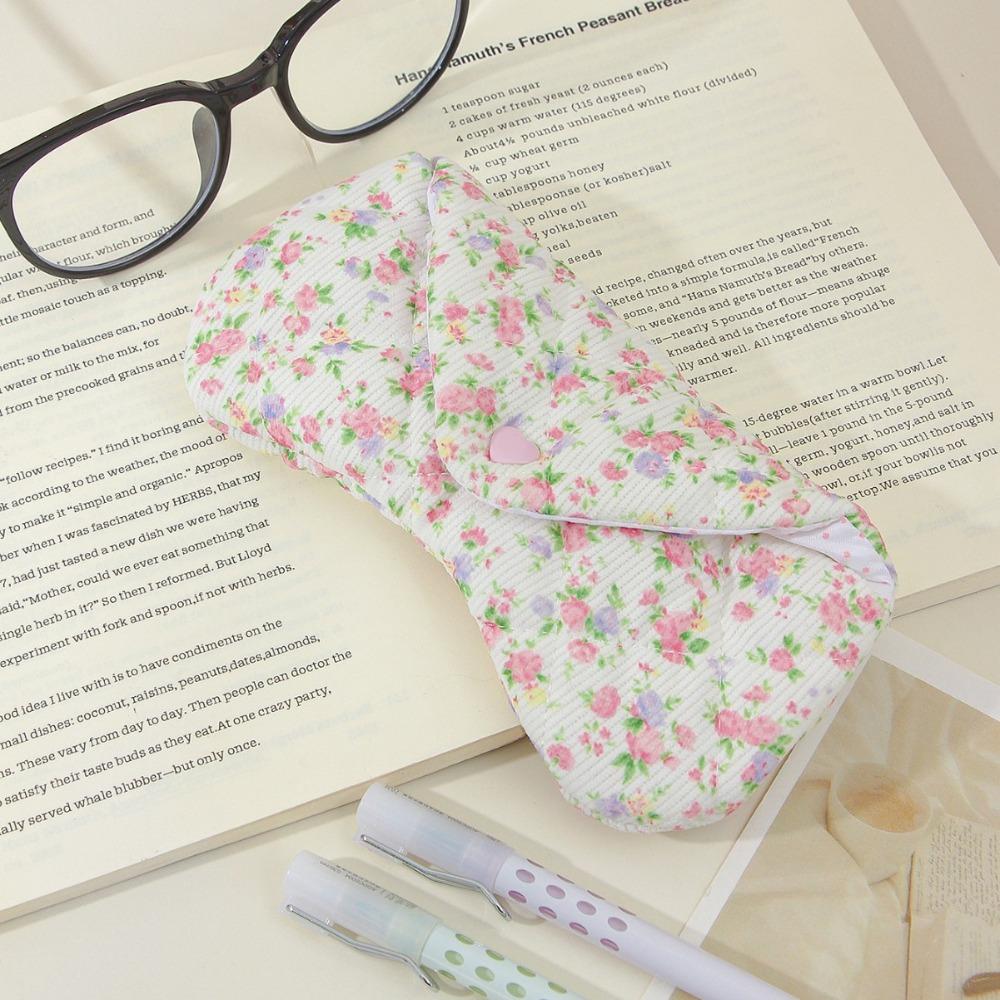 Floral Pattern Sun Glasses Case Handmade Fabric with Buckle Eyewear Storage Bag Anti-Scratch Elegant Lipstick Pouch Girl
Floral Pattern Sun Glasses Case Handmade Fabric with Buckle Eyewear Storage Bag Anti-Scratch Elegant Lipstick Pouch Girl