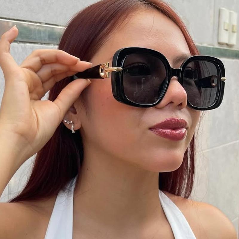 NEW Women Sun Glasse Oversize Frame Anti-UV Spectacles Personality Eyeglasses Double Beam Ornamental Square Sunglasses as shown
NEW Women Sun Glasse Oversize Frame Anti-UV Spectacles Personality Eyeglasses Double Beam Ornamental Square Sunglasses as shown