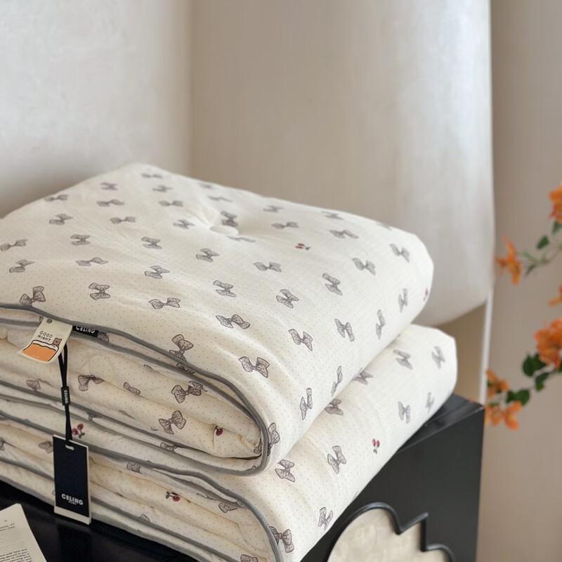 mling Milk Knit Cotton Winter Quilt - Polka Dot & Bowknot
mling Milk Knit Cotton Winter Quilt - Polka Dot & Bowknot