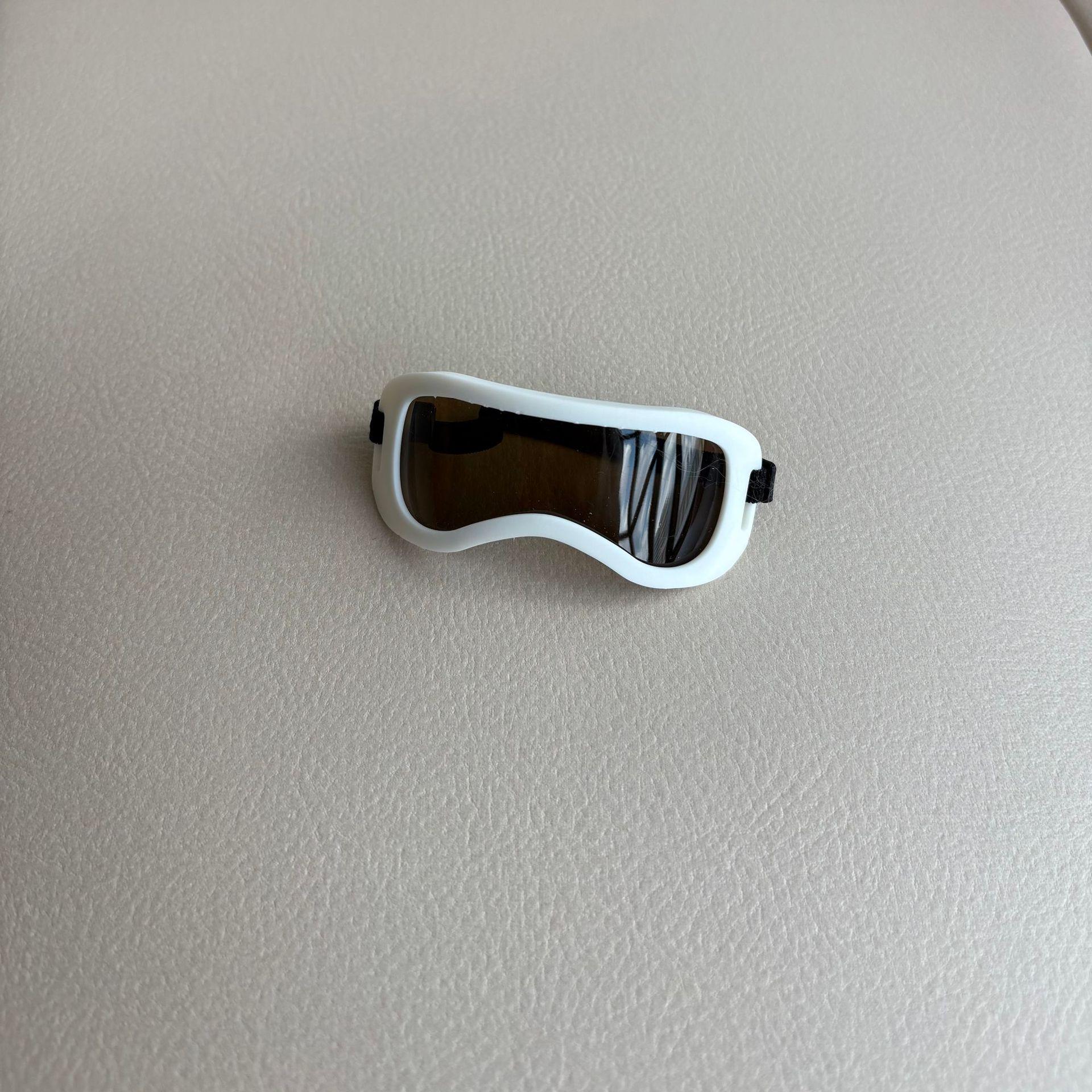 Набір одягу для ляльки Labubu 17 см та 3D лижних окулярів - Модний транскордонний декор білий
Набір одягу для ляльки Labubu 17 см та 3D лижних окулярів - Модний транскордонний декор білий