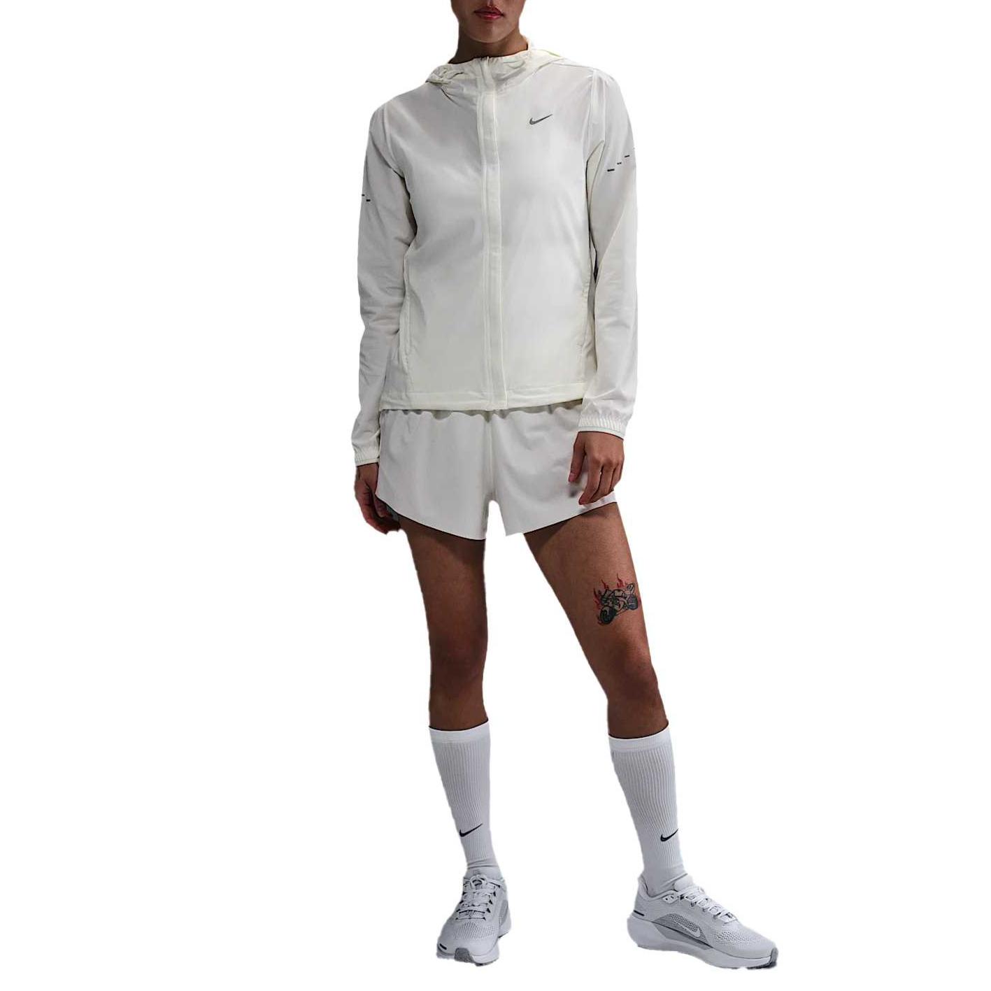 Nike Swift Удобная Приятная к коже Дышащая Влагоотводящая Куртка Женская Куртка Белая HQ0651-133 M
Nike Swift Удобная Приятная к коже Дышащая Влагоотводящая Куртка Женская Куртка Белая HQ0651-133 M