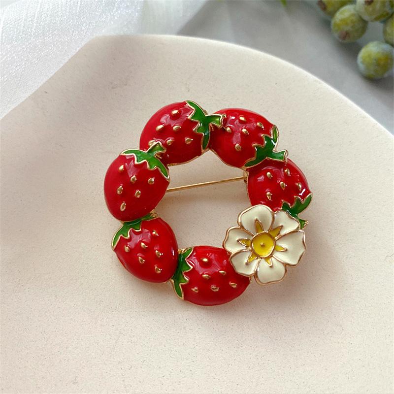 SKEDS Cute Strawberry Fruit Women Sweet Brooch Flower Enamel Pins Fashion Plant Accessories Jewelry Korean Earrings For Women
SKEDS Cute Strawberry Fruit Women Sweet Brooch Flower Enamel Pins Fashion Plant Accessories Jewelry Korean Earrings For Women