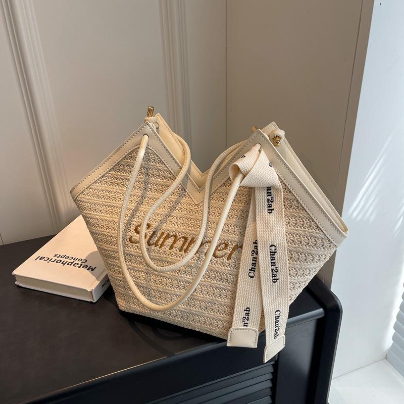 Сумка большой вместимости для интернет-знаменитостей, женская, 2025, новая плетеная сумка, женская сумка, нишевый дизайн, сумка через плечо, универсальная плетеная сумка-тоут 40*13*25
Сумка большой вместимости для интернет-знаменитостей, женская, 2025, новая плетеная сумка, женская сумка, нишевый дизайн, сумка через плечо, универсальная плетеная сумка-тоут 40*13*25