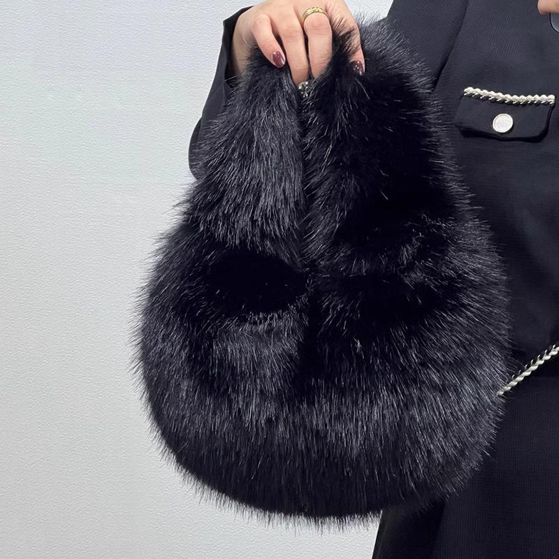 Winter Plush Handbag For Women Fashion Handheld Fluffy Bag Versatile Underarm Bag Trend Shoulder Bag Commuting Hobo Bag 32x35cm чёрный
Winter Plush Handbag For Women Fashion Handheld Fluffy Bag Versatile Underarm Bag Trend Shoulder Bag Commuting Hobo Bag 32x35cm чёрный