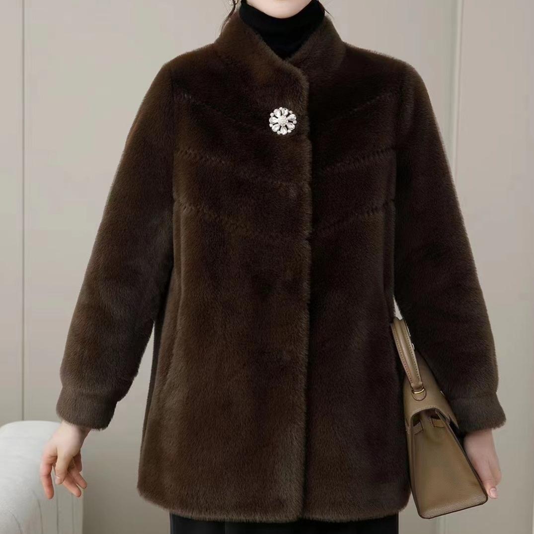 Новое зимнее высококачественное платье средней длины из искусственной норки, женское платье из иностранного меха, цельное меховое норковое пальто XL
Новое зимнее высококачественное платье средней длины из искусственной норки, женское платье из иностранного меха, цельное меховое норковое пальто XL