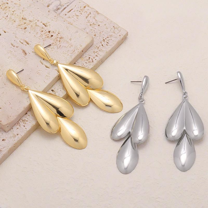 Exaggerated Geometric Metal Water Drop Earrings for Women - Trendy European & American Design золотой
Exaggerated Geometric Metal Water Drop Earrings for Women - Trendy European & American Design золотой