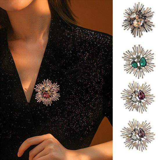 Faux Crystal Brooch Elegant Temperament Gift Big Rhinestone Women Business Suit Lapel Pin Fashion
Faux Crystal Brooch Elegant Temperament Gift Big Rhinestone Women Business Suit Lapel Pin Fashion