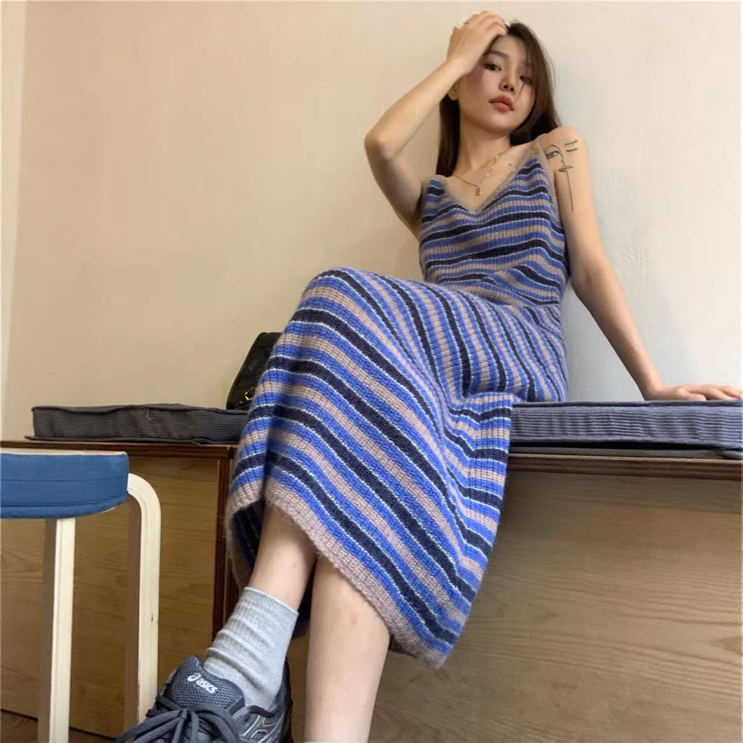 2026 Striped Knit Summer Dress for Women - Elegant Socialite Style, Long Petite Skirt, Inner Base Layer. One Size
2026 Striped Knit Summer Dress for Women - Elegant Socialite Style, Long Petite Skirt, Inner Base Layer. One Size