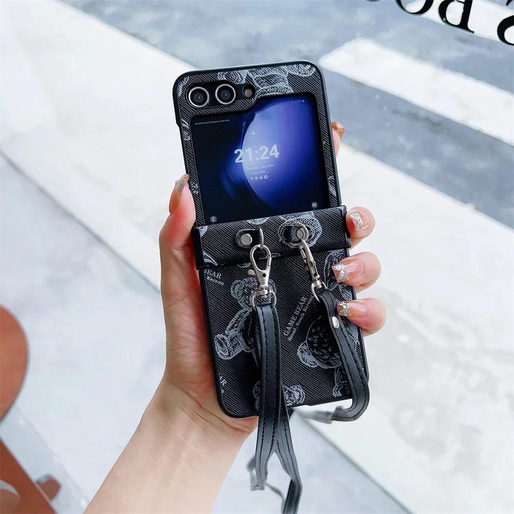 Милый чехол-кроссбоди из ПУ кожи с регулируемым шнурком в виде медвежонка для Samsung Galaxy Z Flip 6 5 4 3 5G, защита шарнира, противоударный чехол Galaxy Z Flip 4
Милый чехол-кроссбоди из ПУ кожи с регулируемым шнурком в виде медвежонка для Samsung Galaxy Z Flip 6 5 4 3 5G, защита шарнира, противоударный чехол Galaxy Z Flip 4