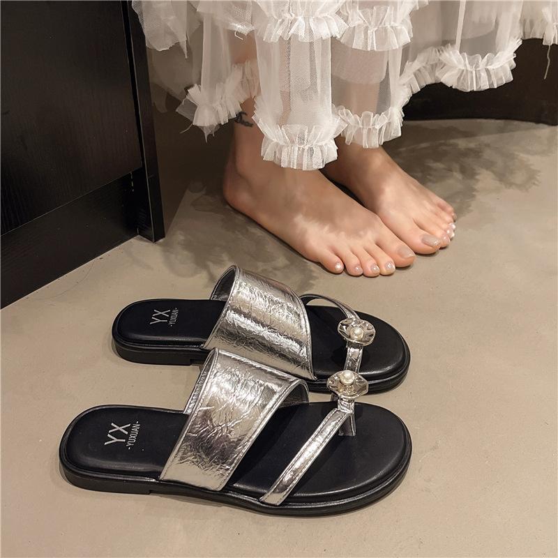 Flat-bottomed set of toe slippers for women s summer wear, new retro with skirt, beach cool slippers 35
Flat-bottomed set of toe slippers for women s summer wear, new retro with skirt, beach cool slippers 35