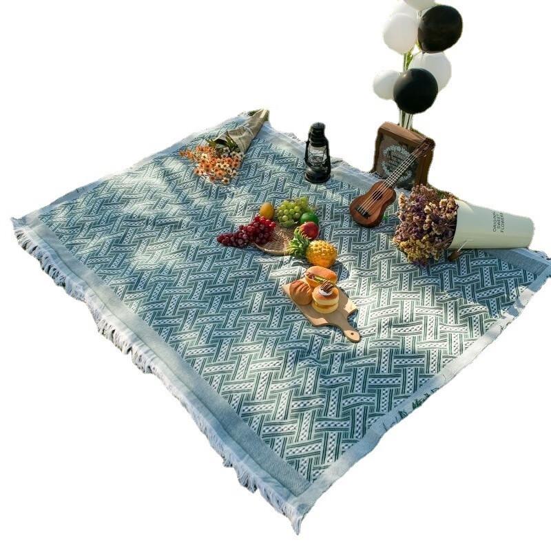 OEING Outdoor Portable Foldable Picnic Mat 230x340 cm
OEING Outdoor Portable Foldable Picnic Mat 230x340 cm