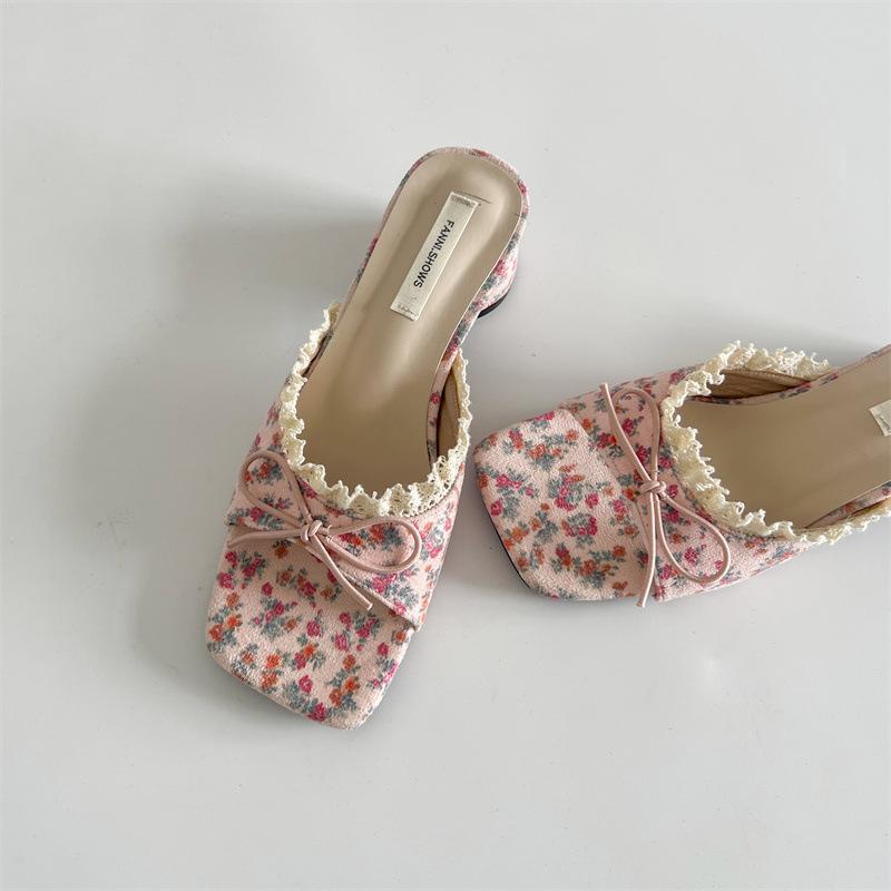 Fashion French square head thick heel one-word slippers women s summer wear 2025 new models with skirts fairy wind heightening sandals 35
Fashion French square head thick heel one-word slippers women s summer wear 2025 new models with skirts fairy wind heightening sandals 35