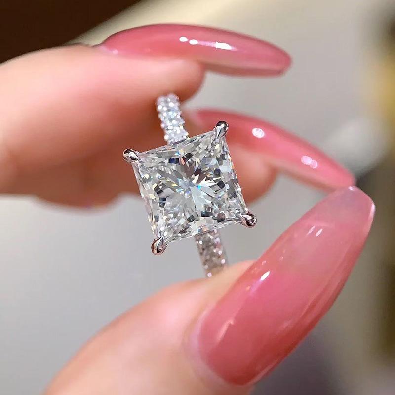 Zhuozhifan Jewelry: 2023 Luxury 925 Silver Radiant Ice Flower Cut High Carbon Diamond Pavé Set. Size 6
Zhuozhifan Jewelry: 2023 Luxury 925 Silver Radiant Ice Flower Cut High Carbon Diamond Pavé Set. Size 6