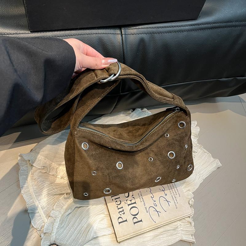 New cross-border trendy rivet shoulder bag for women in a spicy girl style2026New Autumn and Winter Fashi Retro Frosted Crossb зелёный
New cross-border trendy rivet shoulder bag for women in a spicy girl style2026New Autumn and Winter Fashi Retro Frosted Crossb зелёный