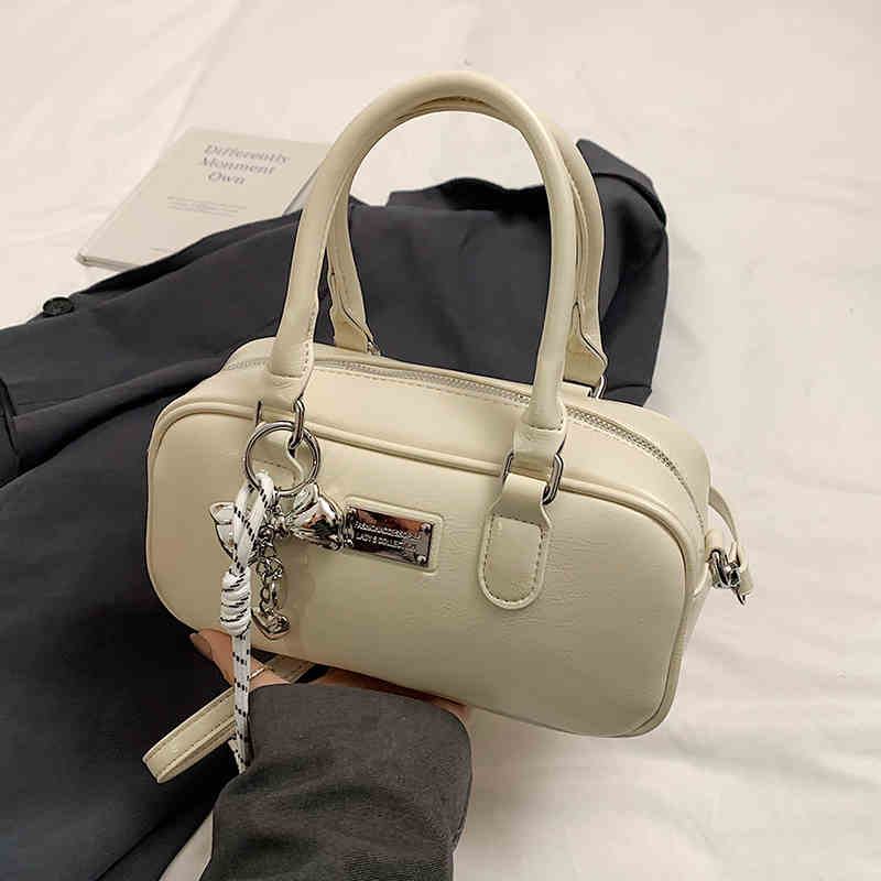 Luxury Designer Pink Handbag New Women s Solid Color Versatile One Shoulder Bags Casual Texture PU Crossbody Bag Trend (20cm<Max Length<30cm) бежевый
Luxury Designer Pink Handbag New Women s Solid Color Versatile One Shoulder Bags Casual Texture PU Crossbody Bag Trend (20cm<Max Length<30cm) бежевый