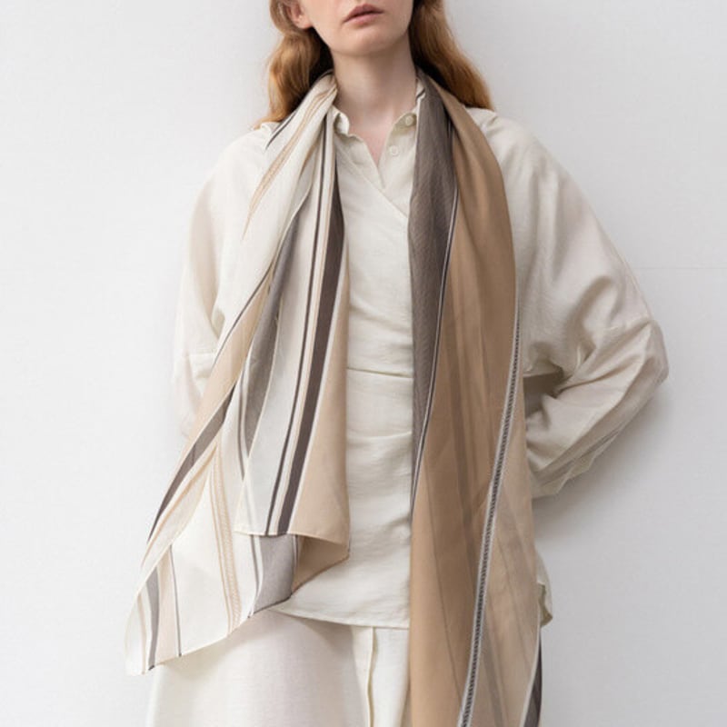 Saint Luxure 2color beige
Saint Luxure 2color beige