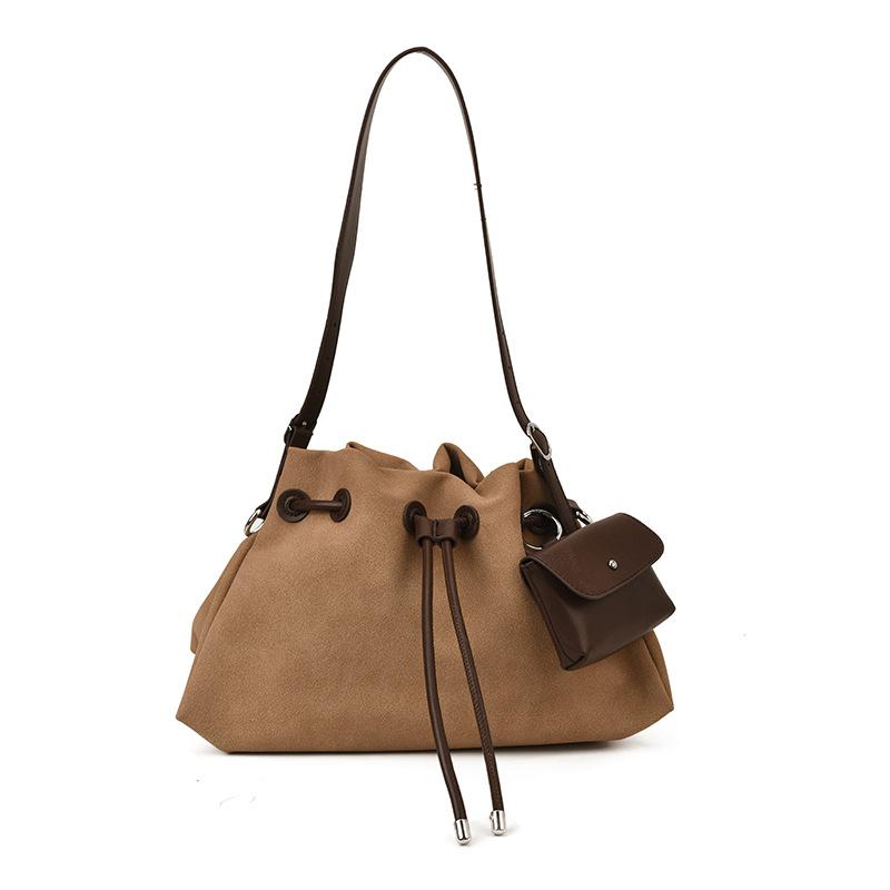 2025 new autumn and winter foreign style retro pleated shoulder messenger bag Korean niche handbag versatile commuter bag хакі
2025 new autumn and winter foreign style retro pleated shoulder messenger bag Korean niche handbag versatile commuter bag хакі