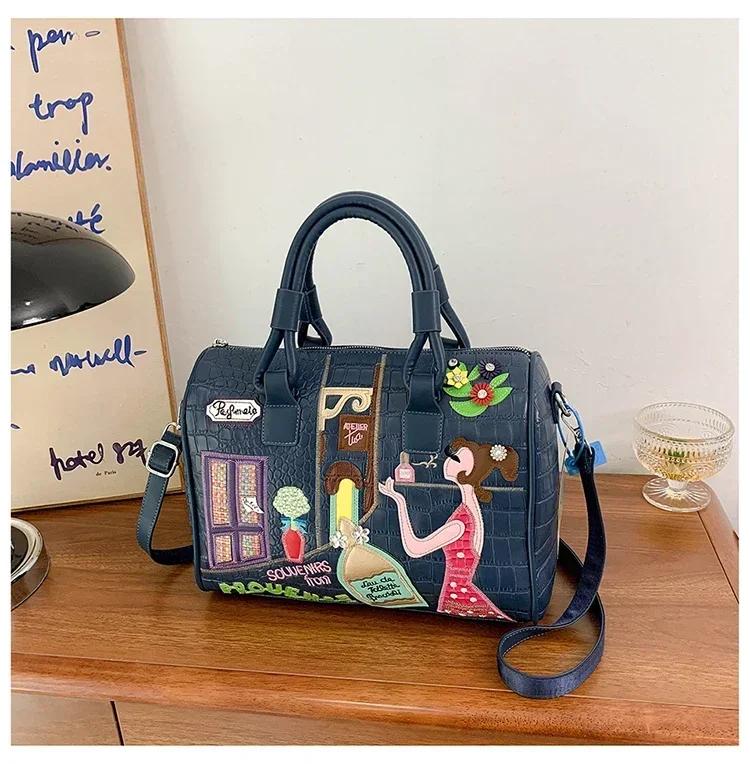 Европейская и американская вышитая трехмерная женская сумка Новая большая вместимость плечевая сумка Бостонская сумка Модная сумка через плечо синий
Европейская и американская вышитая трехмерная женская сумка Новая большая вместимость плечевая сумка Бостонская сумка Модная сумка через плечо синий