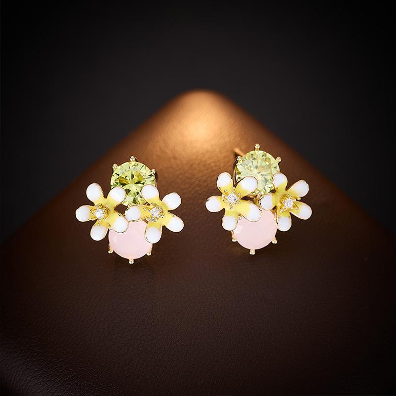 Women s Light Luxury Design Inlaid With Zircon Flower Earrings Fashionable And Versatile Niche Design Earrings Daily Accessories
Women s Light Luxury Design Inlaid With Zircon Flower Earrings Fashionable And Versatile Niche Design Earrings Daily Accessories