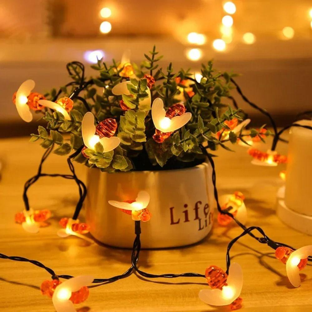 Solar Powered Honey Bee Led String Fairy Light Mini Shape Bee Light String Outdoor warm color model
Solar Powered Honey Bee Led String Fairy Light Mini Shape Bee Light String Outdoor warm color model