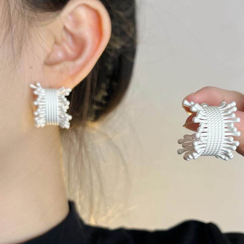 2024 Elegant Gold Textured Stud Earrings for Women - Unique Handmade Design золотой
2024 Elegant Gold Textured Stud Earrings for Women - Unique Handmade Design золотой