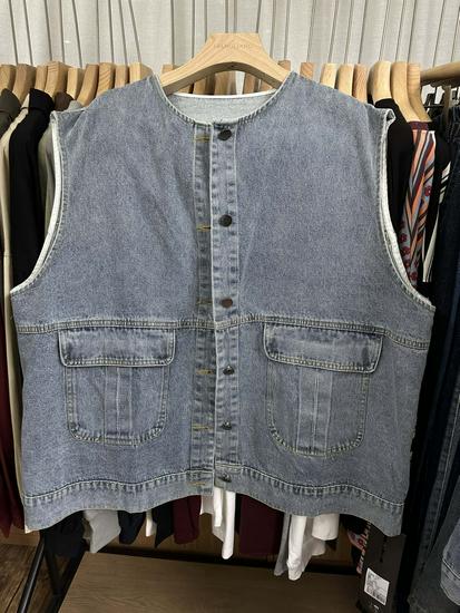 Джинсовый жилет большого размера в стиле ретро с круглым вырезом от Сяо Вана One Size
Джинсовый жилет большого размера в стиле ретро с круглым вырезом от Сяо Вана One Size