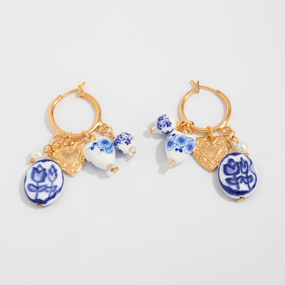 Fashion Multiple Ceramic Pendant Earrings Pearl Trend Accessories Statement Heart Metal Round Hoop Earrings for Women Zircon
Fashion Multiple Ceramic Pendant Earrings Pearl Trend Accessories Statement Heart Metal Round Hoop Earrings for Women Zircon