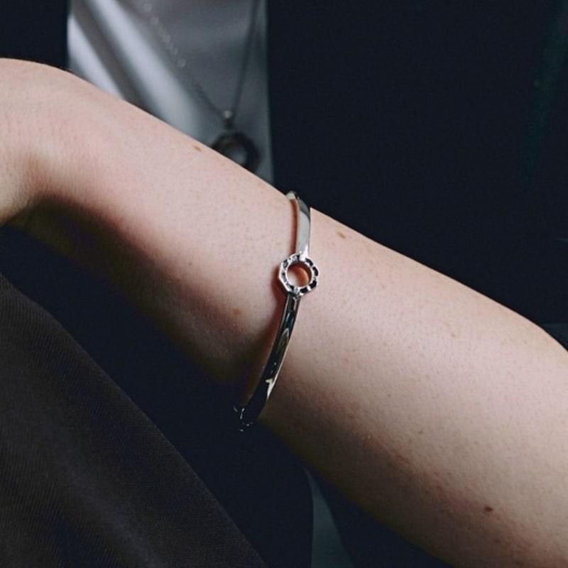 Gaman Silver Clock Tempus Bangle Bracelet Silver
Gaman Silver Clock Tempus Bangle Bracelet Silver