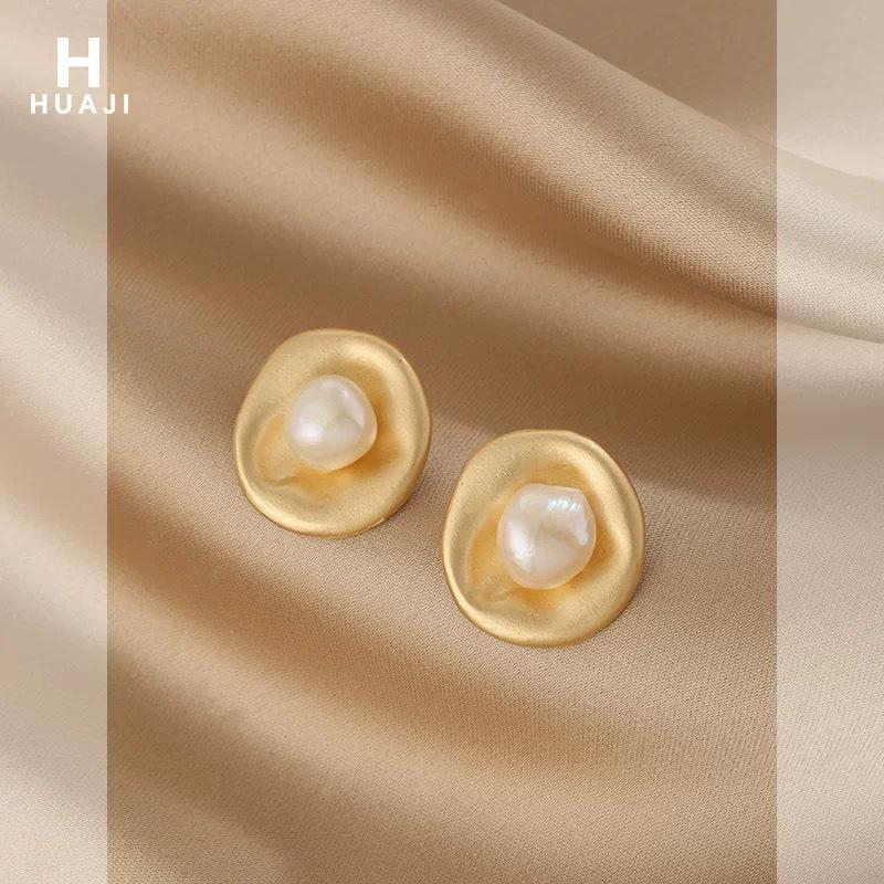 Small Pavilion Zangxia Irregular Baroque Pearl Stud Earrings S Silver Needle Niche Premium Versatile Earrings
Small Pavilion Zangxia Irregular Baroque Pearl Stud Earrings S Silver Needle Niche Premium Versatile Earrings