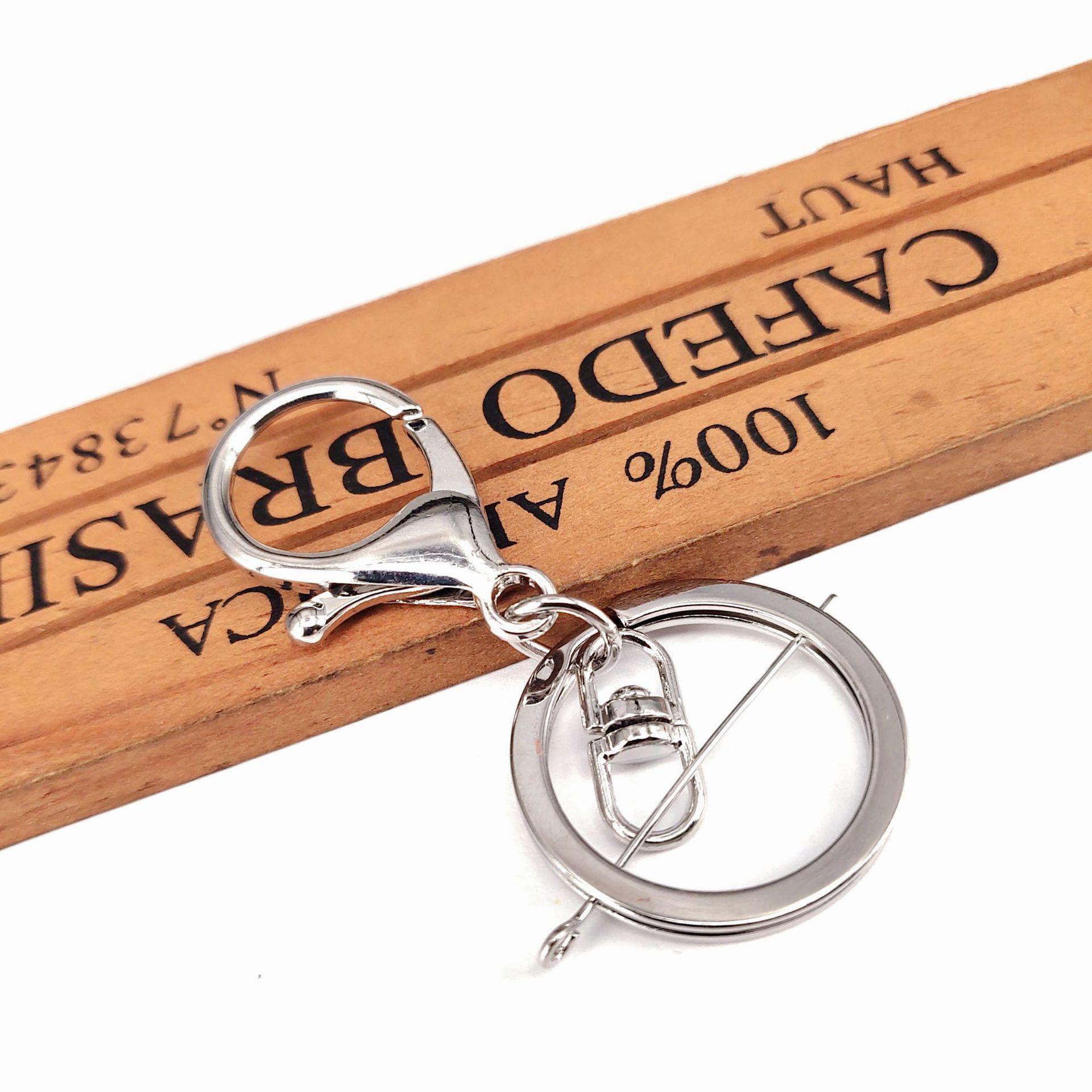 Набор для изготовления украшений своими руками: Кольцо для ключей с карабином, цепочка из четырех звеньев, подвеска в виде восьмерки
Набор для изготовления украшений своими руками: Кольцо для ключей с карабином, цепочка из четырех звеньев, подвеска в виде восьмерки