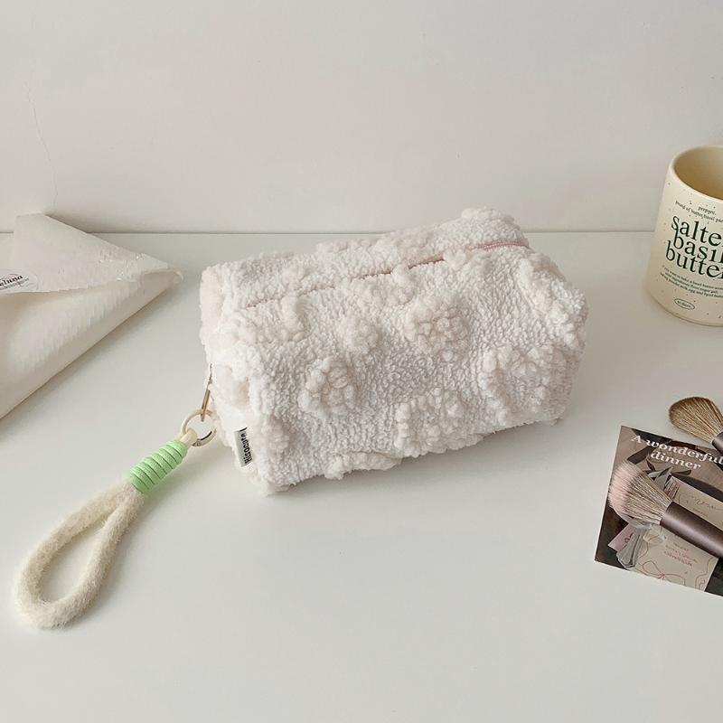 Плюшеві косметички з ручкою, м яка дорожня сумка для зберігання косметики, портативний органайзер з принтом «Любов», пенал, мила сумка-клатч білий
Плюшеві косметички з ручкою, м яка дорожня сумка для зберігання косметики, портативний органайзер з принтом «Любов», пенал, мила сумка-клатч білий