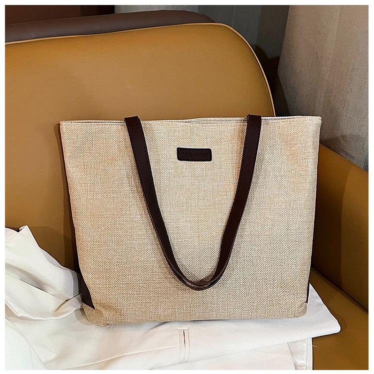 Cotton and linen casual tote bags are hot-selling large-capacity portable bucket bags, fashionable and simple solid-color shoulder bags. хакі
Cotton and linen casual tote bags are hot-selling large-capacity portable bucket bags, fashionable and simple solid-color shoulder bags. хакі