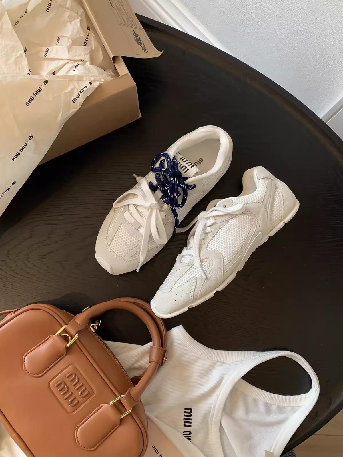 Cowhide version of grape mother with the same retro lace-up versatile breathable leisure sports German training Forrest Gump shoes women s 2025 new mo 40
Cowhide version of grape mother with the same retro lace-up versatile breathable leisure sports German training Forrest Gump shoes women s 2025 new mo 40