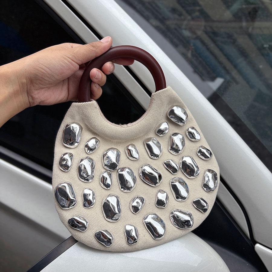 New high-end tortoiseshell rivets fashion handbag trendy cool bucket bag locomotive women s bag белый
New high-end tortoiseshell rivets fashion handbag trendy cool bucket bag locomotive women s bag белый