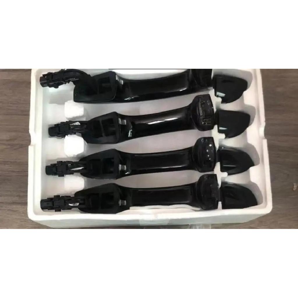 For VW Passat B8 2015-- Tiguan MK2 2016--- Door Handle / Set with KESSY Sensor /Keyless entry with lighting Door Handle With light 6pin
For VW Passat B8 2015-- Tiguan MK2 2016--- Door Handle / Set with KESSY Sensor /Keyless entry with lighting Door Handle With light 6pin