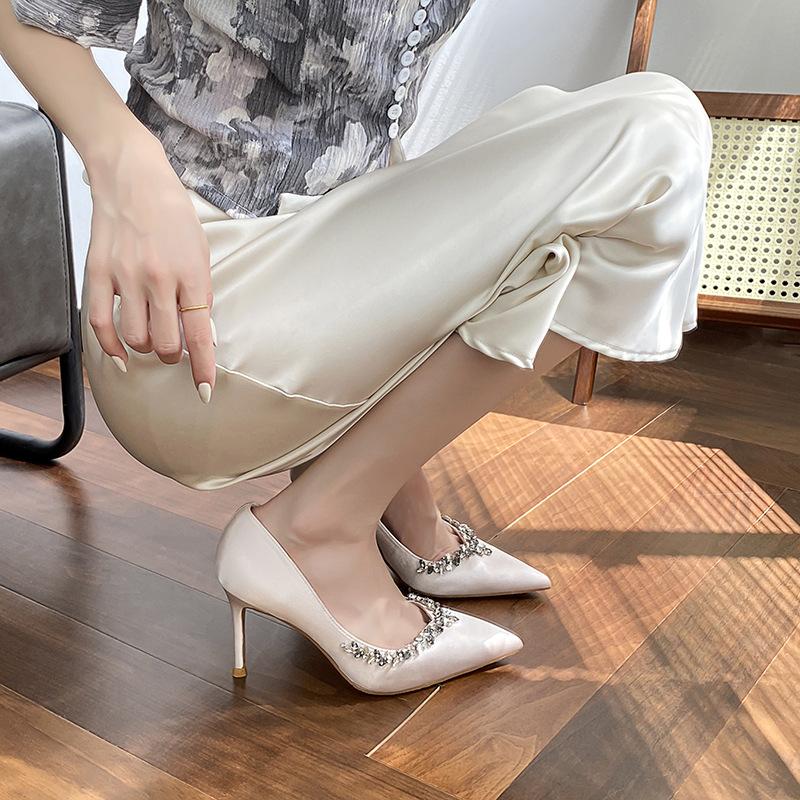 New champagne pointed rhinestone trimmed high heels women s thin heels sexy and beautiful light mouth single shoes 40
New champagne pointed rhinestone trimmed high heels women s thin heels sexy and beautiful light mouth single shoes 40