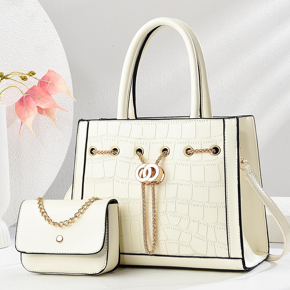 Latest Top Style Level Handbag Chain Small Size Bag Stone Pattern Trend Shoulder Bag with Large Capacity Crossbody Bag .
Latest Top Style Level Handbag Chain Small Size Bag Stone Pattern Trend Shoulder Bag with Large Capacity Crossbody Bag .