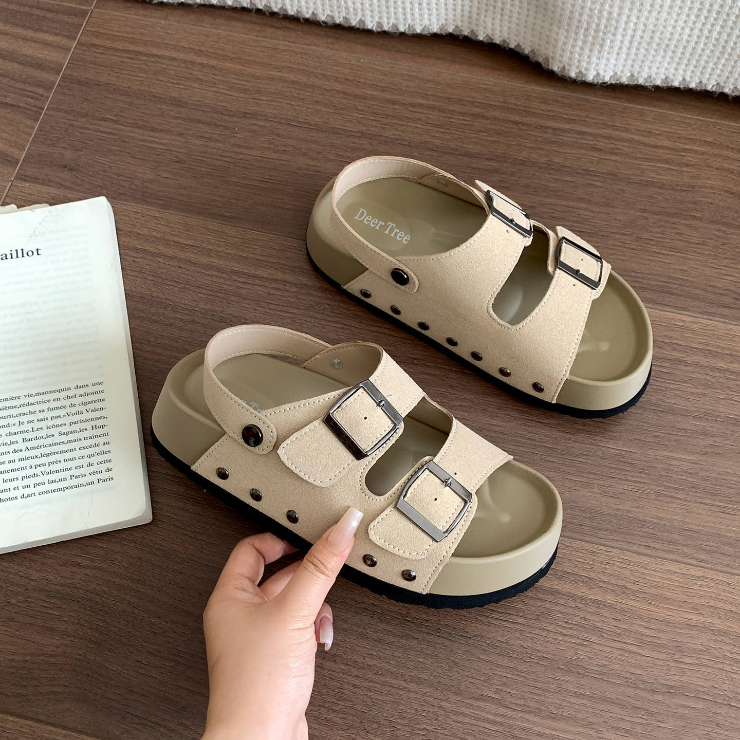 Retro one-word platform sandals women s summer wear new non-slip sandals 35 бежевий
Retro one-word platform sandals women s summer wear new non-slip sandals 35 бежевий